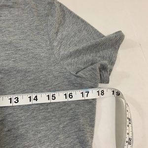lululemon athletica Tops - Lululemon Gray Tee Shirt Logo Top Workout 8 M lululemon athletica Tops - Lululemon Gray Tee Shirt Logo Top Workout 8 M